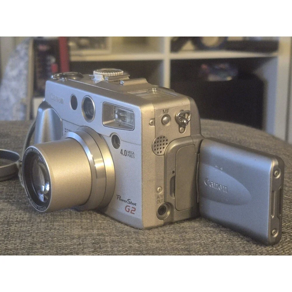 ⭐Canon Powershot G2 Silver 4.0MP 3x Zoom w/ 1 Canon battery + Camera Bag